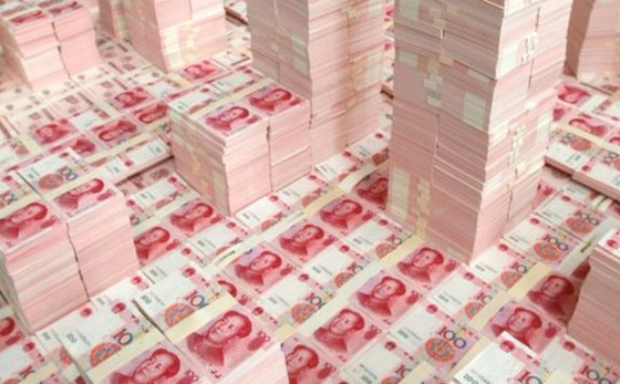 开云体育官网_李斯羽启程米兰时装周 帅气条纹西装演绎秋日风尚(图4) 开云体育网站